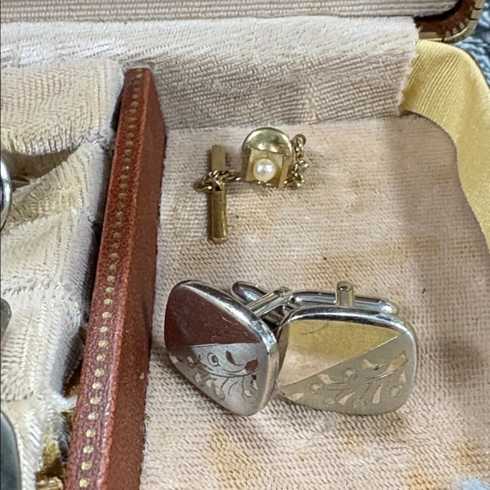 Silver-Tone Men's Cufflink and Tie Clip Set - Silver
